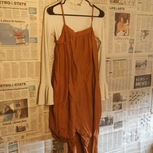 White top and balloon high low dress